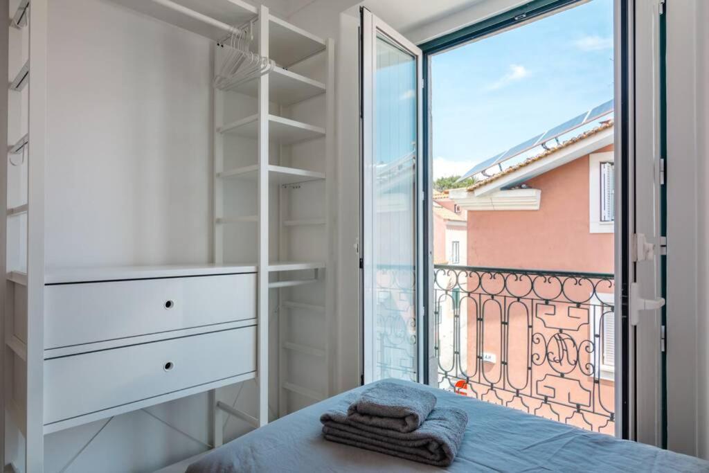 Beautiful With View Of The Tagus River * Lissabon